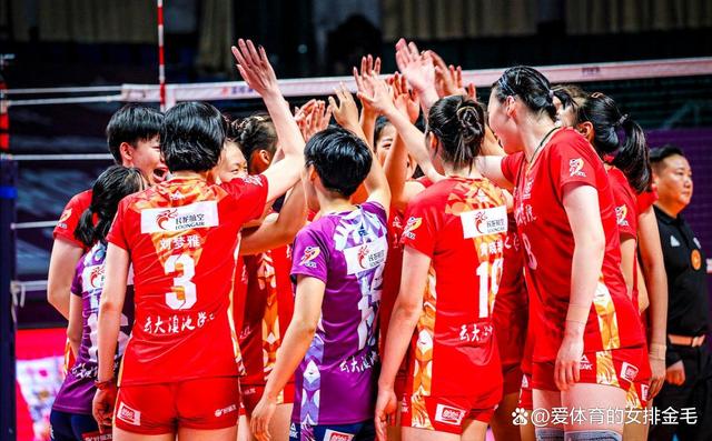 开云体育下载-热那亚中场发挥出色，帮助球队逆转胜利的简单介绍