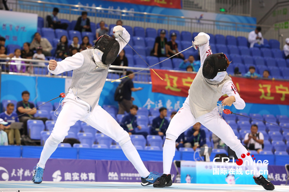 包含罗马尼亚击剑选手携手晋级，实力压服的词条