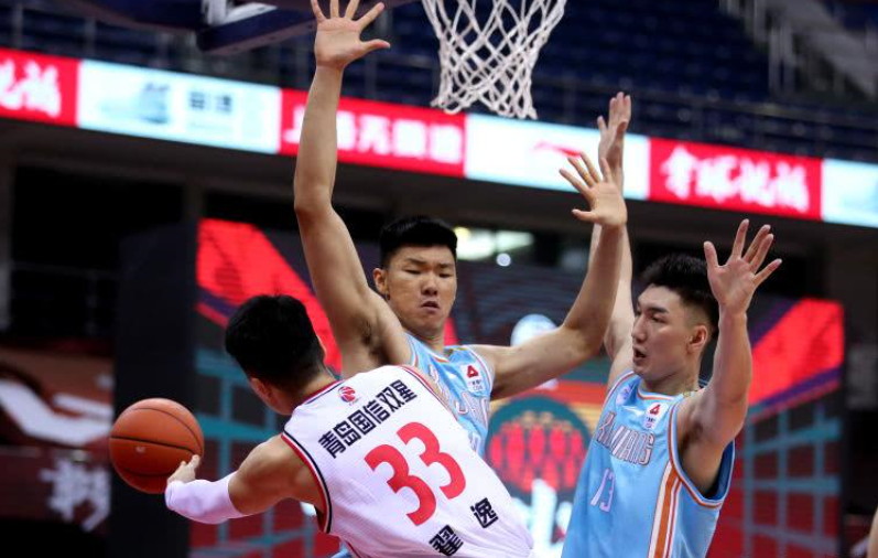 人双塔统治内线，轻松击败对手的简单介绍