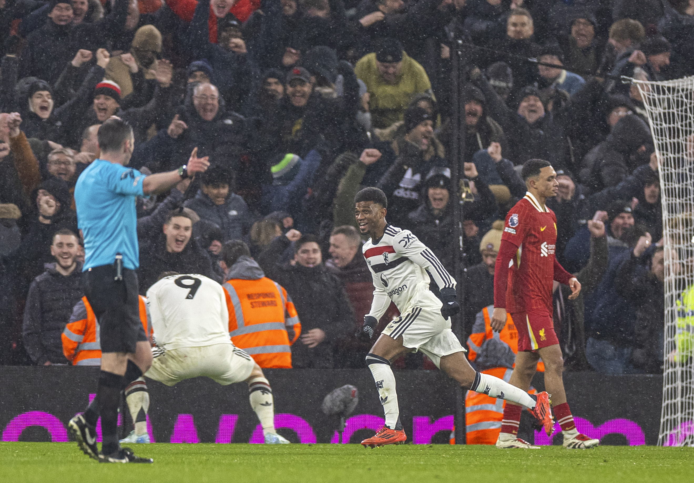 曼联客场逆转,强势收获三分稳居前四 曼联客场逆转,强势收获三分稳居前四