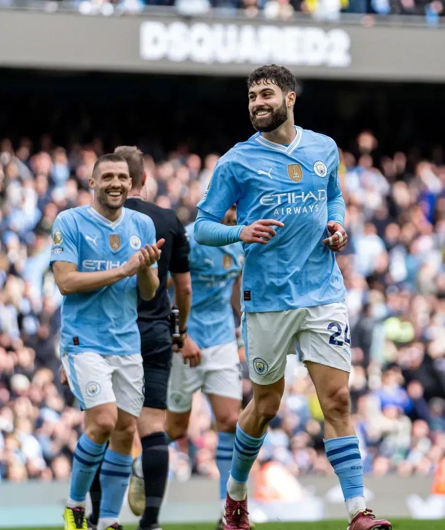 瓜迪奥拉入主技术区，曼城客场击败狼队