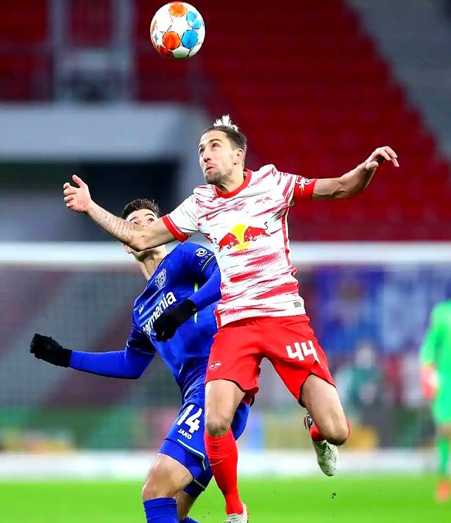 关于不莱梅客场作战莱比锡红牛，艰难争取积分的信息