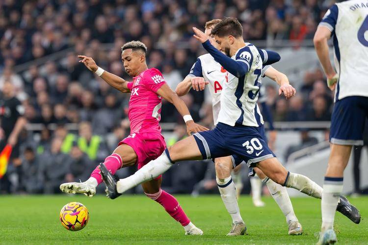 狼队客场大胜，英超保级形势向好的简单介绍