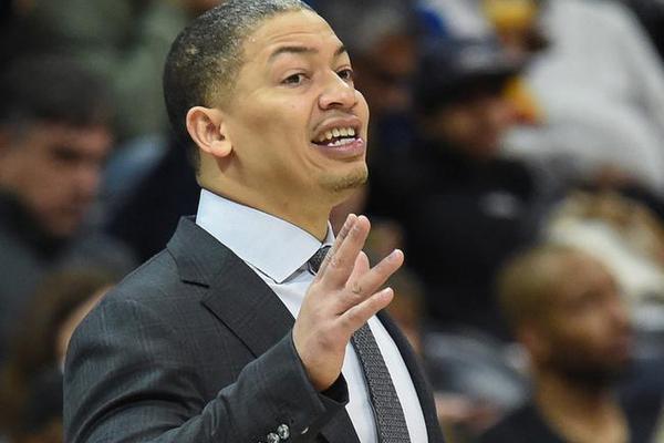 开云体育官网-包含格林新援早暴露，太阳击败人的词条