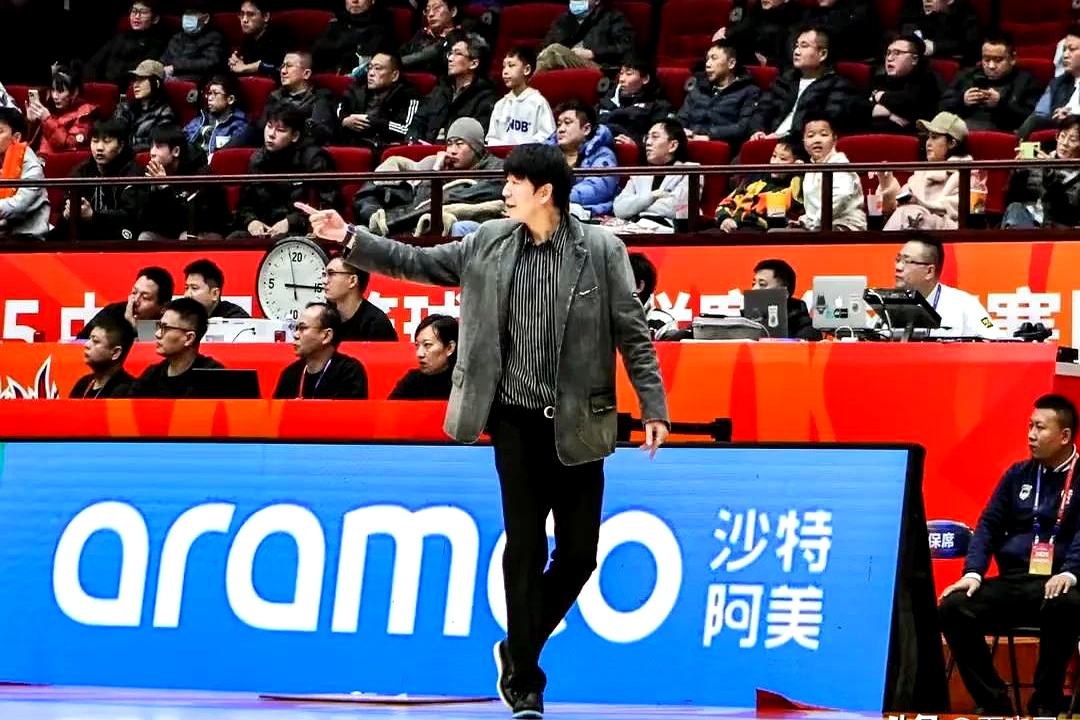 开云体育官方网站-场上球员们展现出优异技术