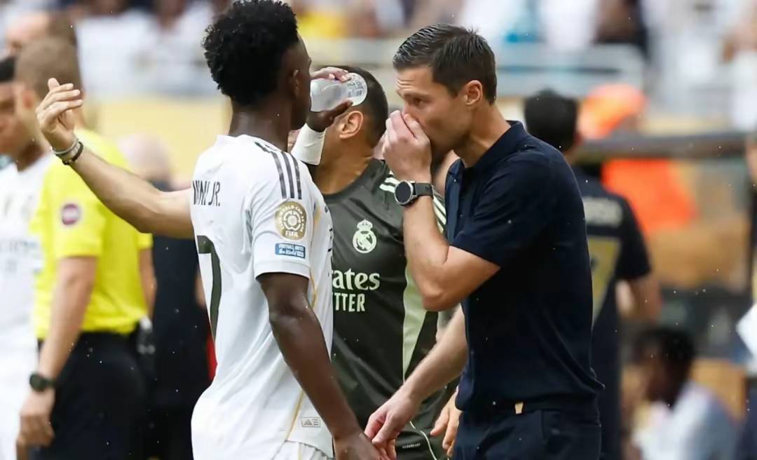 皇马主场惨败,三个丢球遭遇滑铁卢的简单介绍 皇马主场惨败,三个丢球遭遇滑铁卢的简单介绍