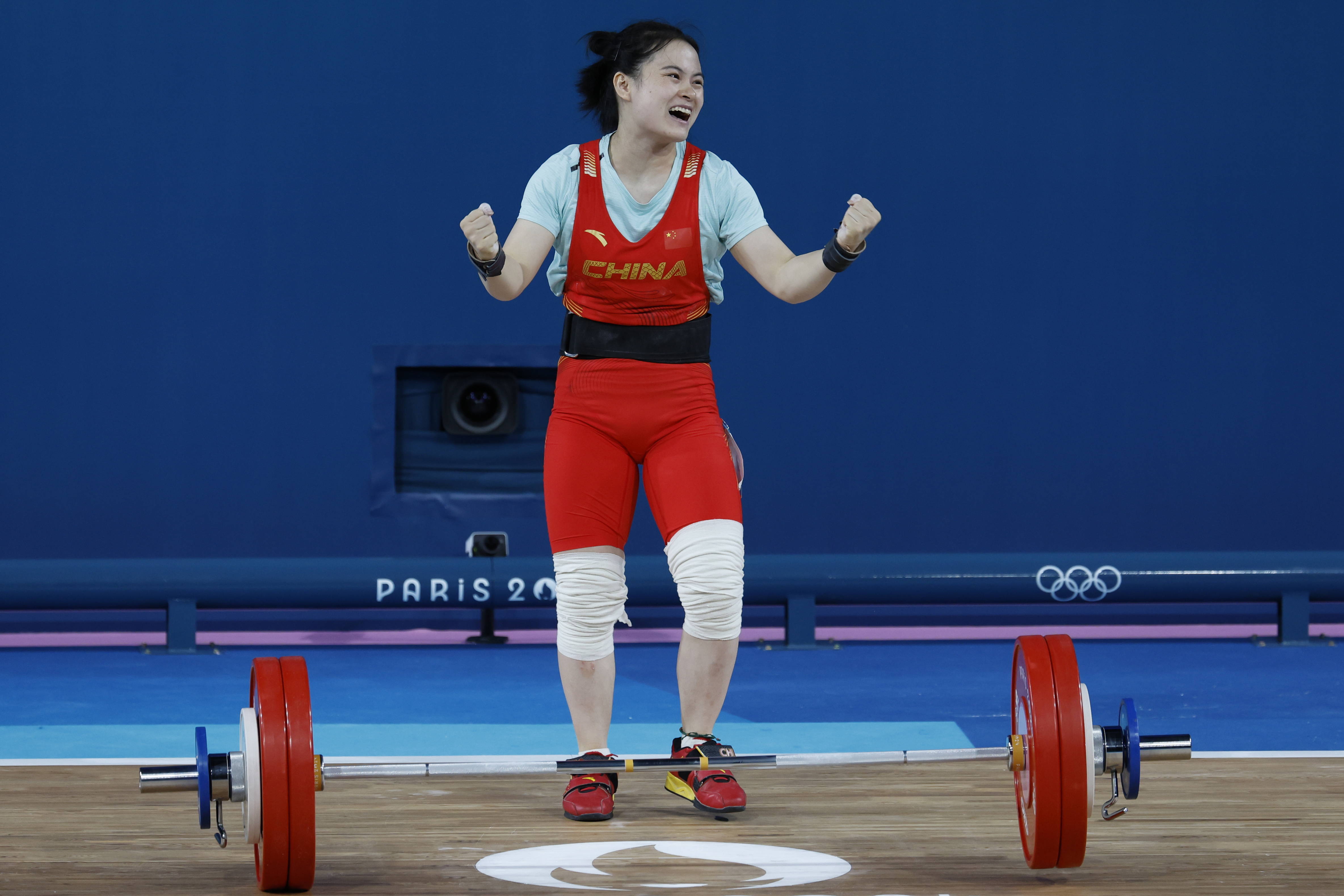 开云平台-举重项目惊险比拼，选手夺取金牌的喜悦的简单介绍