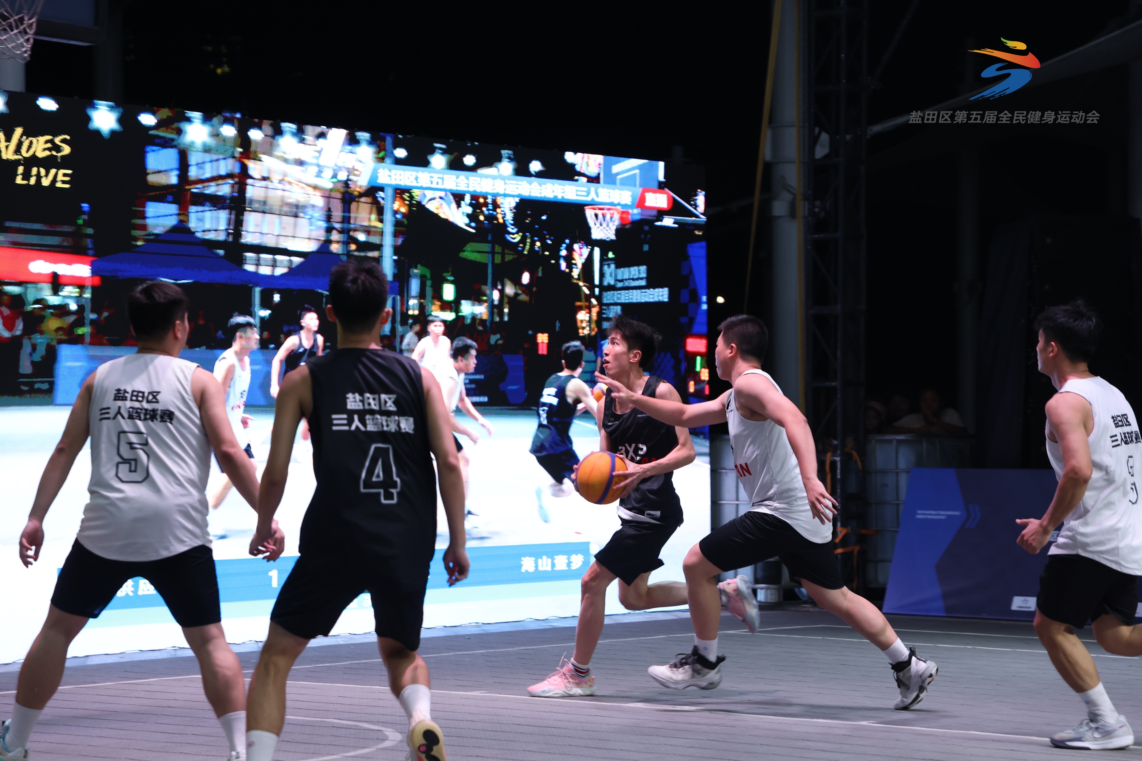 开云体育APP下载-多地举办篮球比赛吸引众多观众