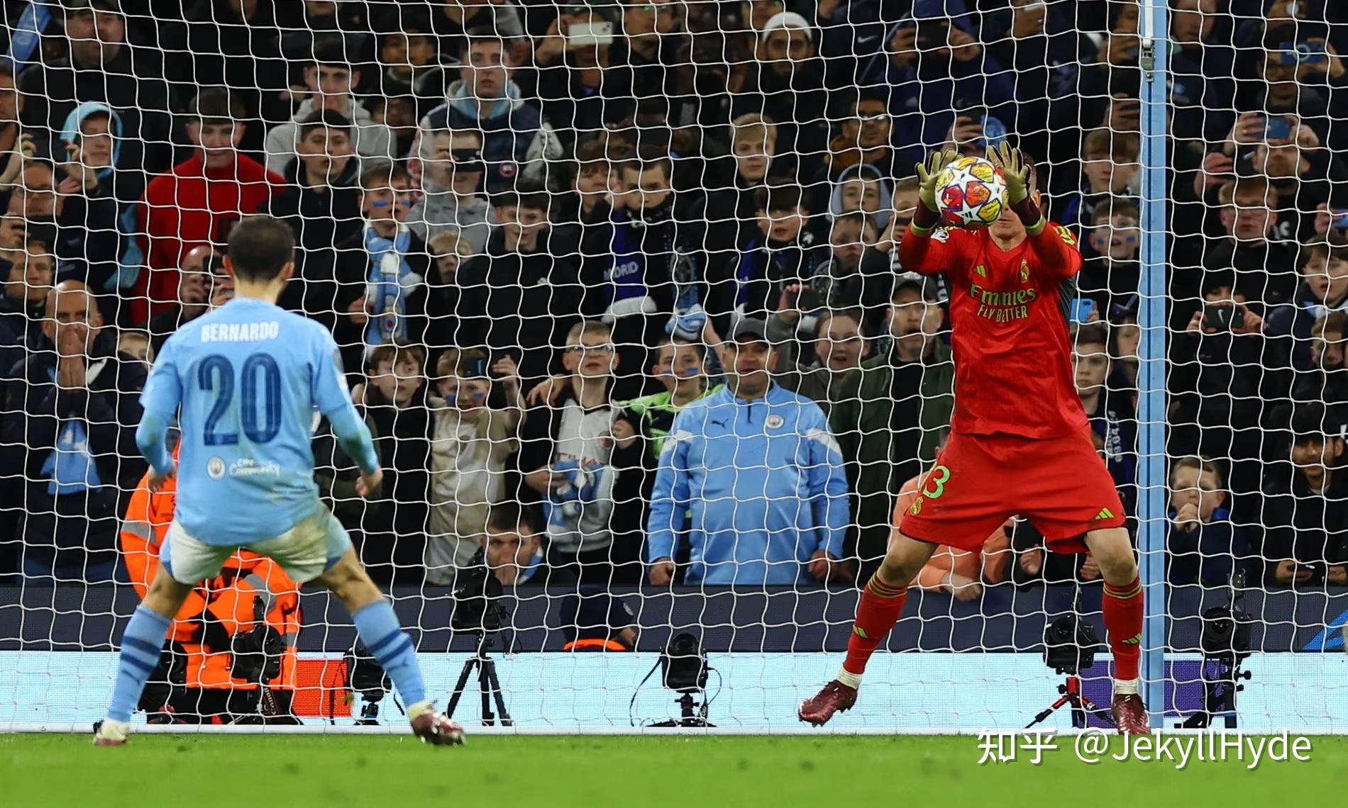 开云体育在线-曼城力克皇家马德里，在比赛中表现抢眼的简单介绍