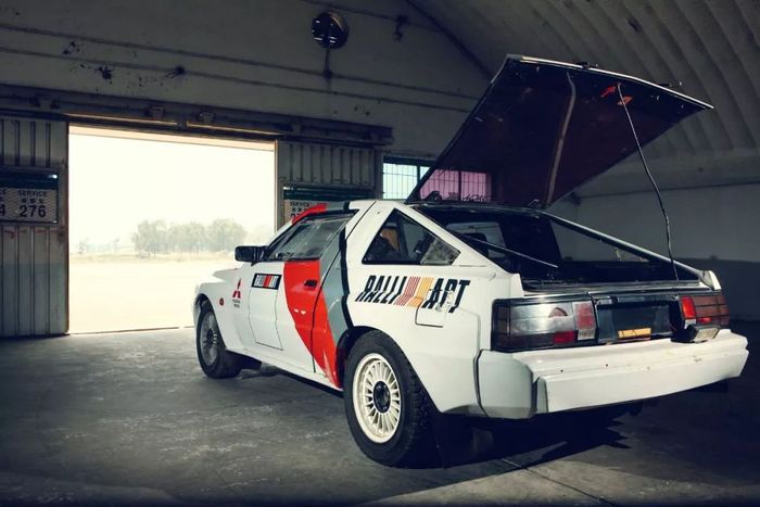 包含拉力赛告一段落，车手深情美丽陪伴显现的词条