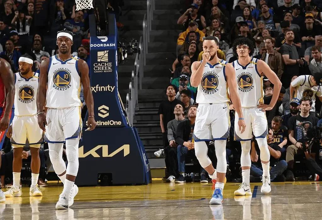 勇士双杀掘金,取得连胜 勇士双杀掘金,取得连胜