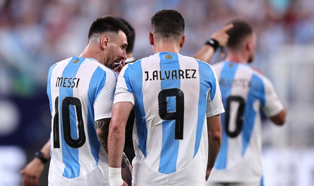 包含费雷斯尼主场大胜,取得连胜的词条 包含费雷斯尼主场大胜,取得连胜的词条