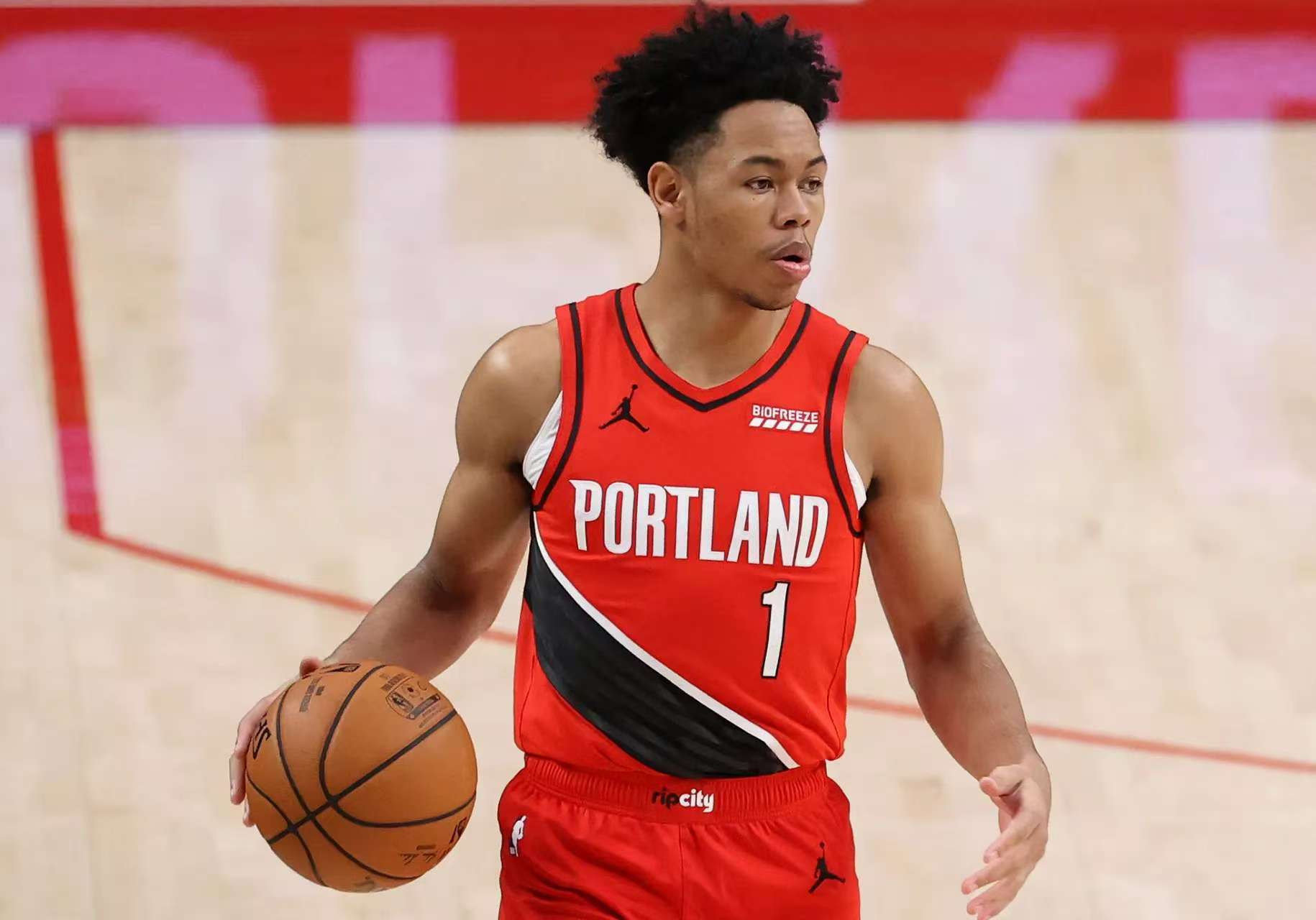 开云体育APP下载-包含开拓者队主场战胜强敌，球队士气大振的词条