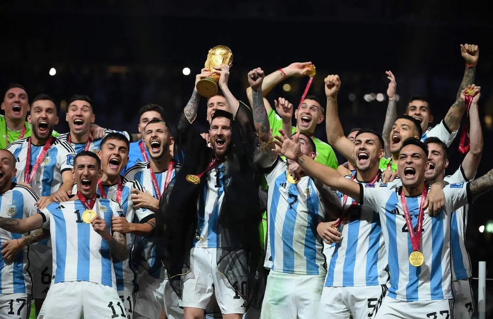 包含联盟年度夺冠赛事开幕，争夺盛大奖杯的词条