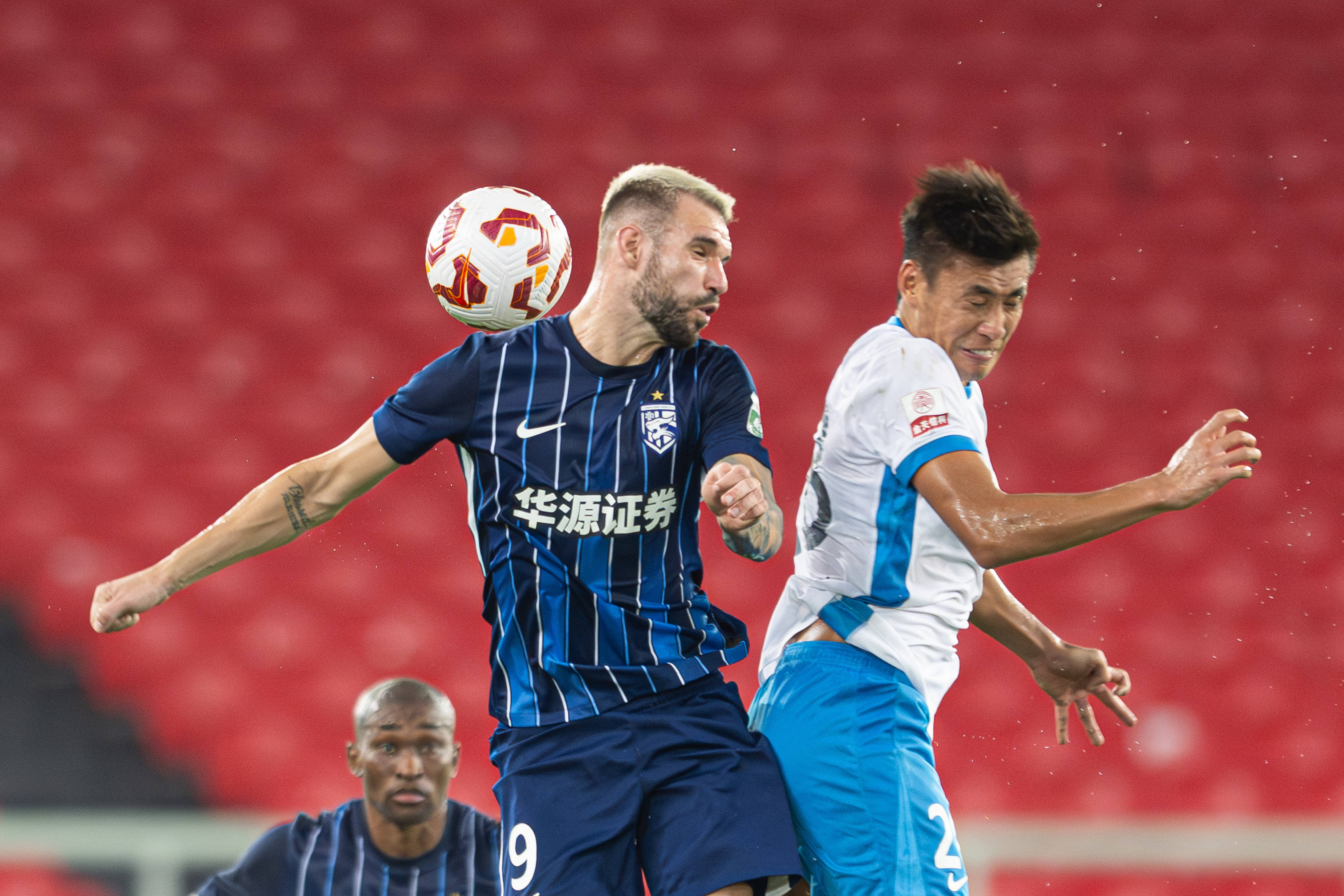 张呈栋在比赛中表现出色，球迷们赞不绝口的简单介绍