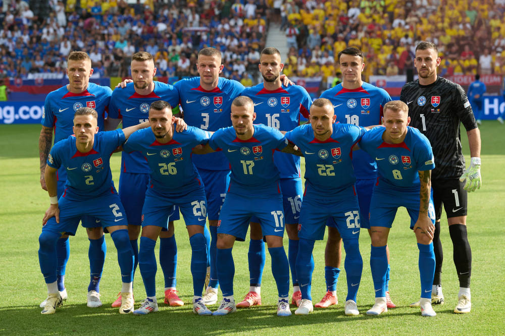 欧预赛8强诞生，德国队跻身决赛