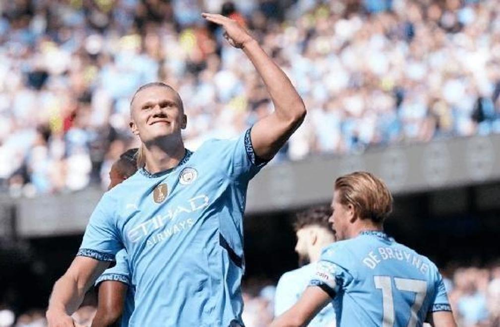 捧起曼城缔造新纪录，剑指连胜