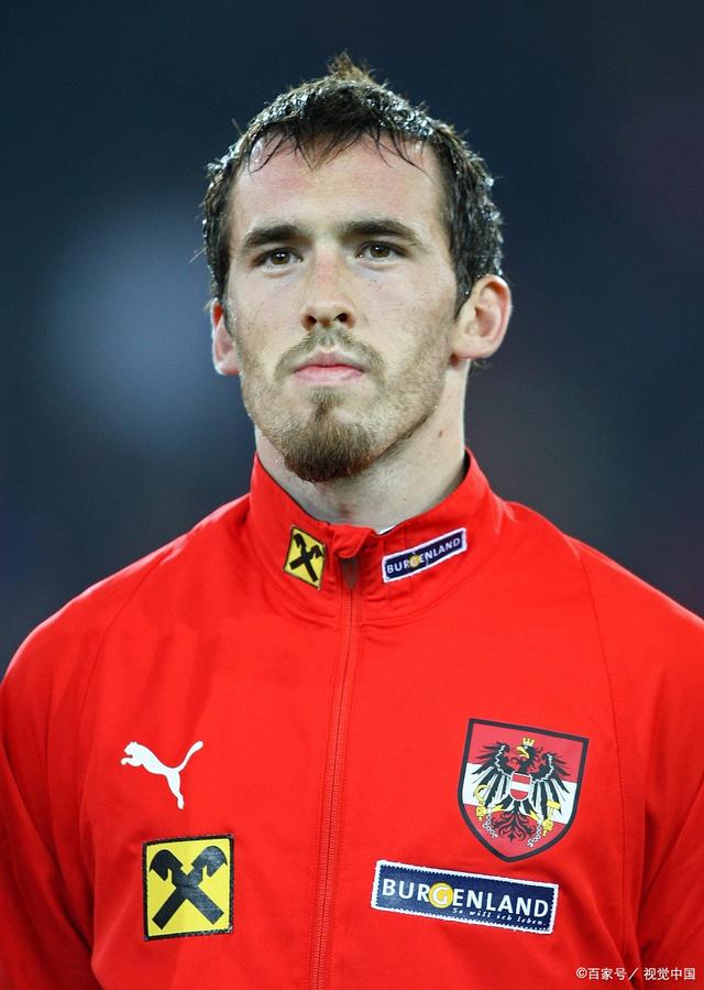 荷兰天王亮相，帮助球队夺得胜利