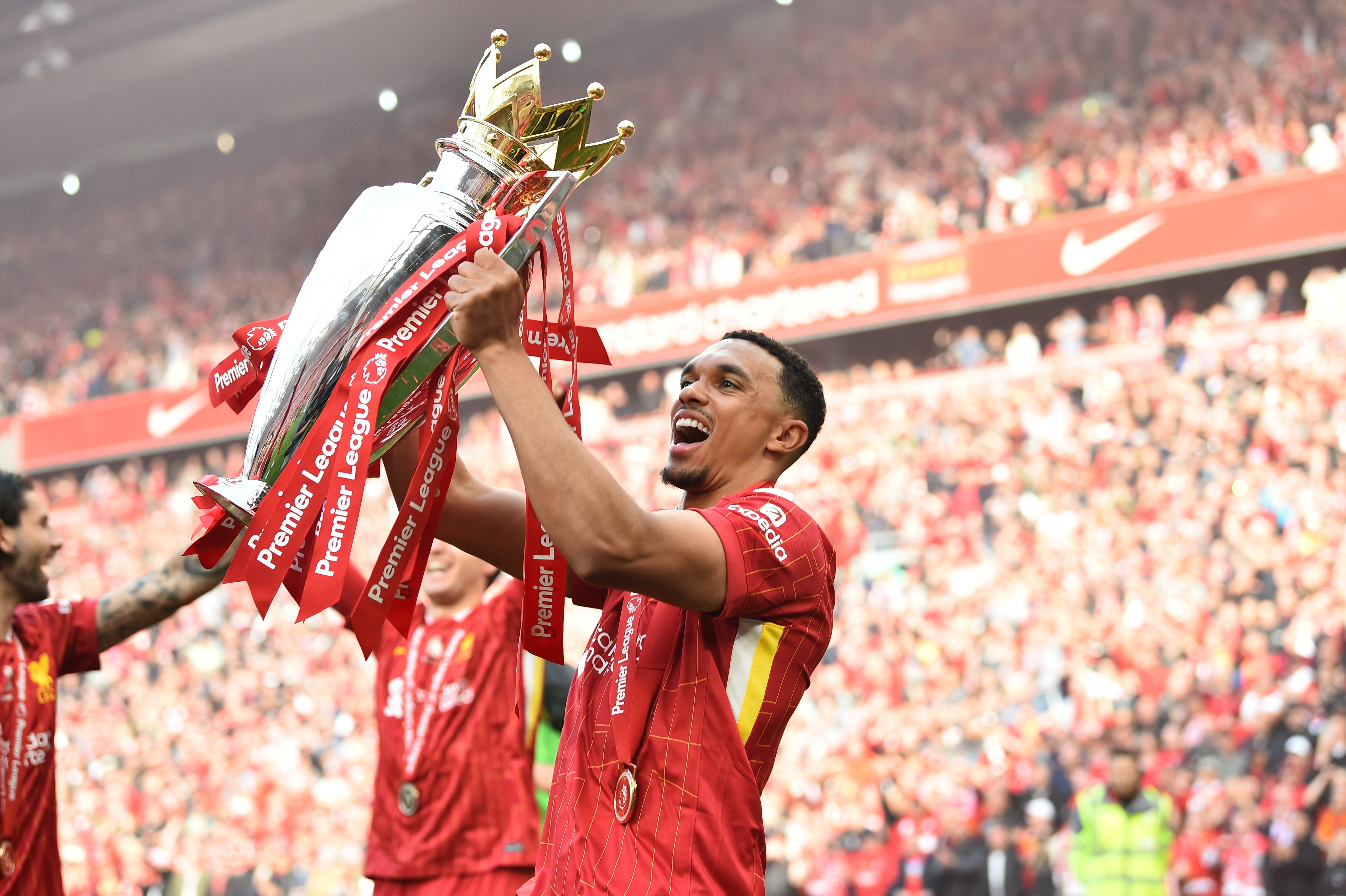 开云体育平台APP-利物浦迎战AC米兰，英意豪门争夺胜利