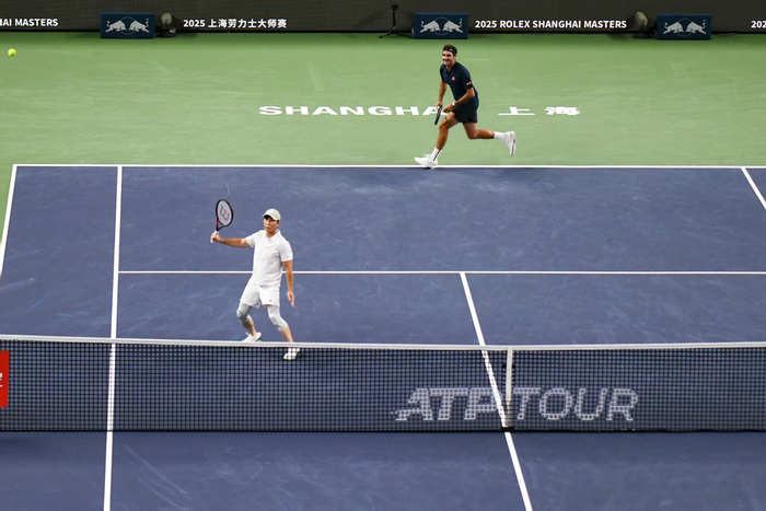 关于日本网球队力克美国网球队,费德勒爆发神勇的信息 关于日本网球队力克美国网球队,费德勒爆发神勇的信息